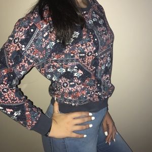 ✨STYLISH✨ Patterned H&M Crewneck